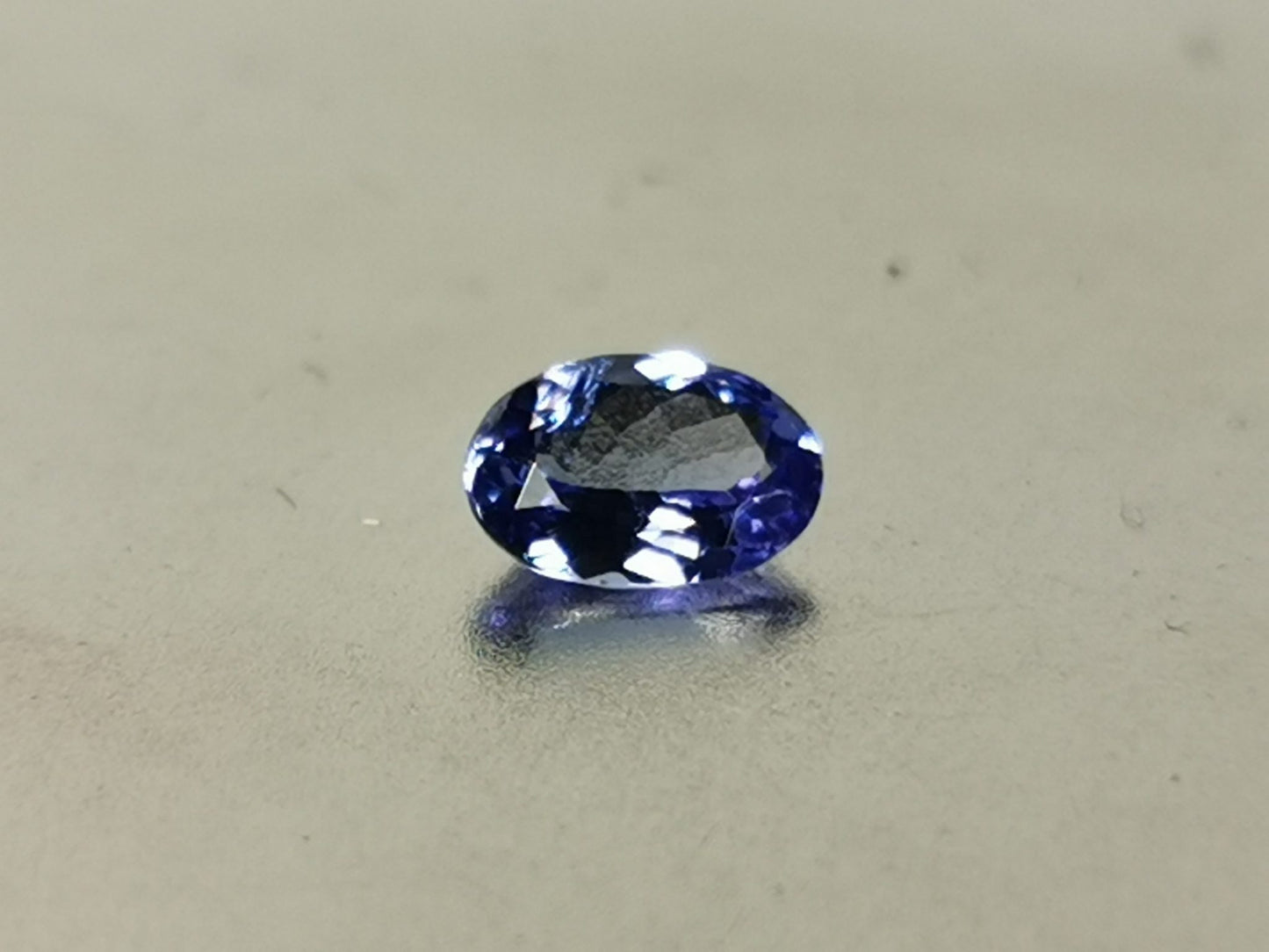Tanzanite taglio ovale 0,60 ct