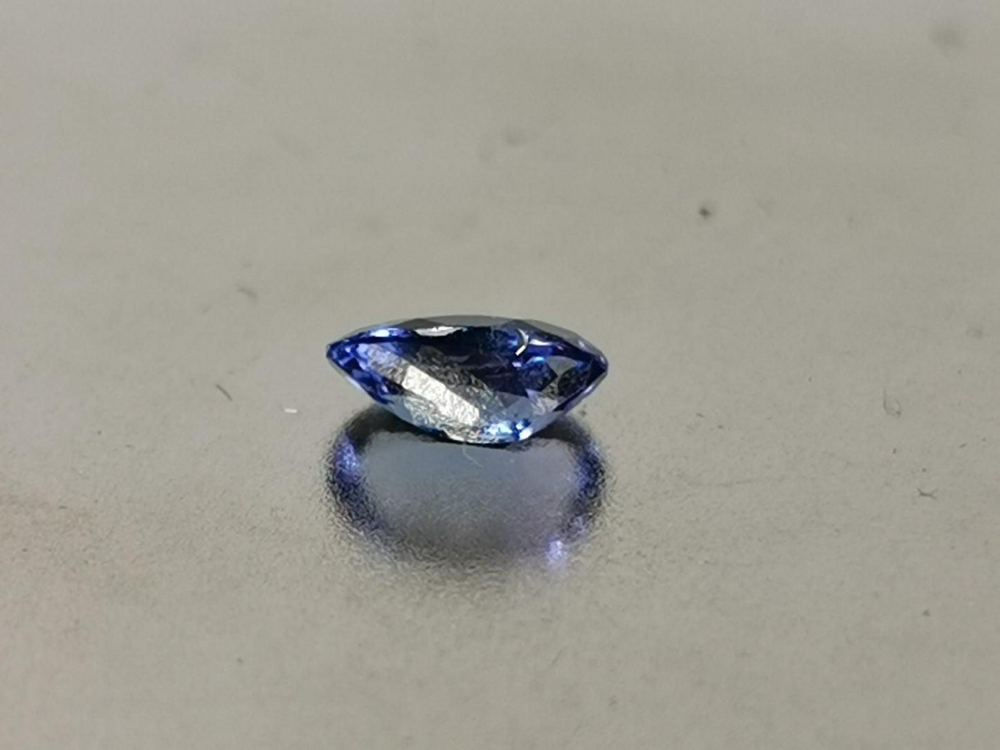 Tanzanite taglio ovale 0,60 ct
