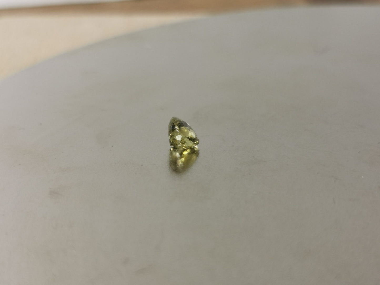 Sfene taglio rotondo 0,50 ct