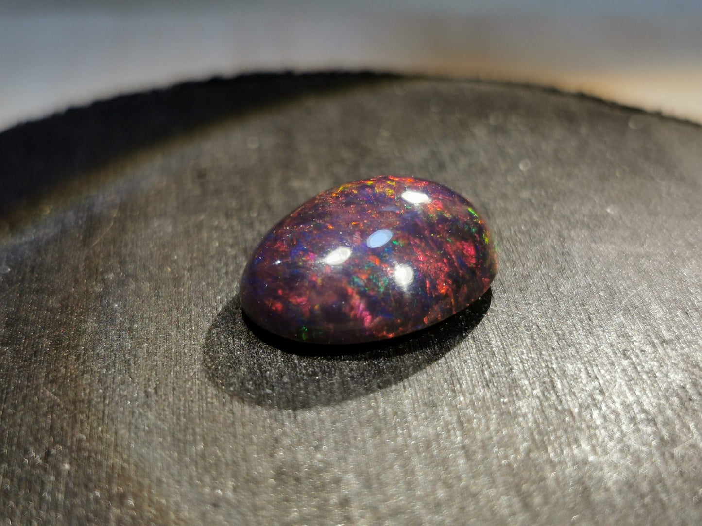 Opale Andamooka taglio ovale cabochon 8,66 ct