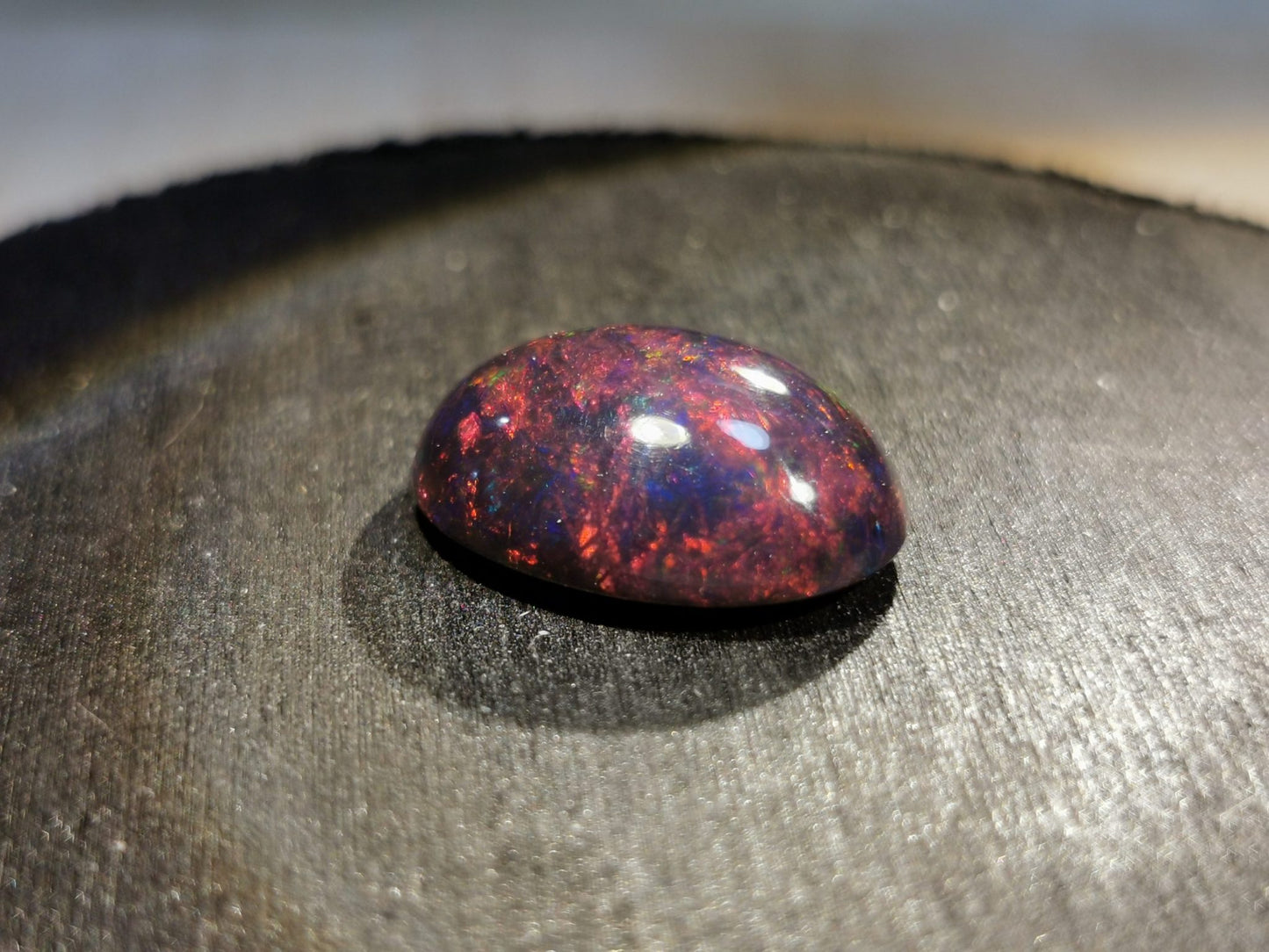 Opale Andamooka taglio ovale cabochon 8,66 ct