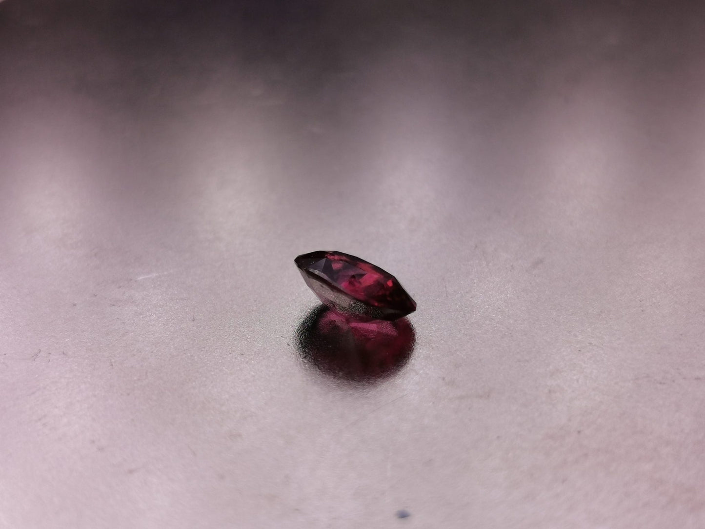 Granato Rodolite taglio ovale 1,85 ct