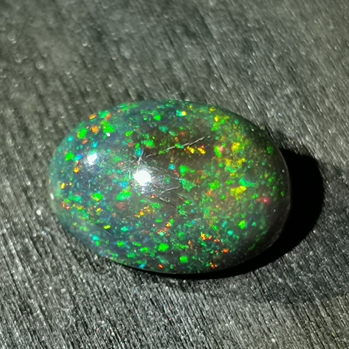 Opale  taglio ovale cabochon 2,90 ct