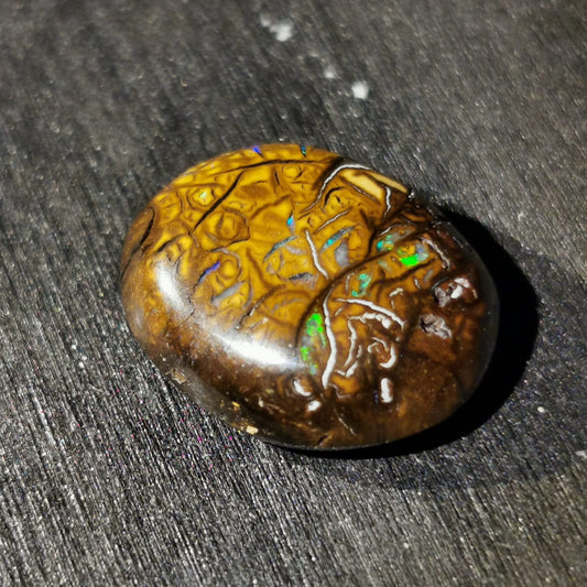 Opale matrice taglio ovale cabochon 6,80 ct