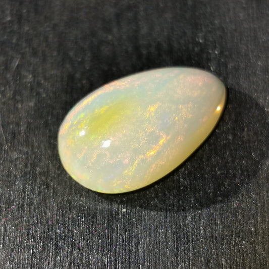Opale taglio goccia cabochon 5,23 ct