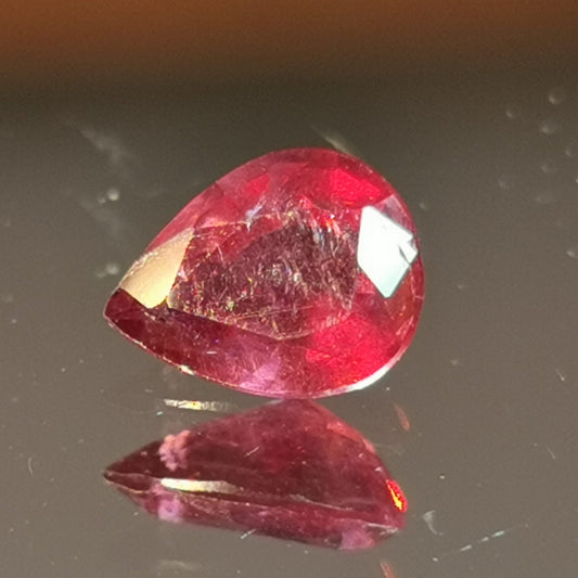 Granato Rodolite taglio goccia 1,63 ct