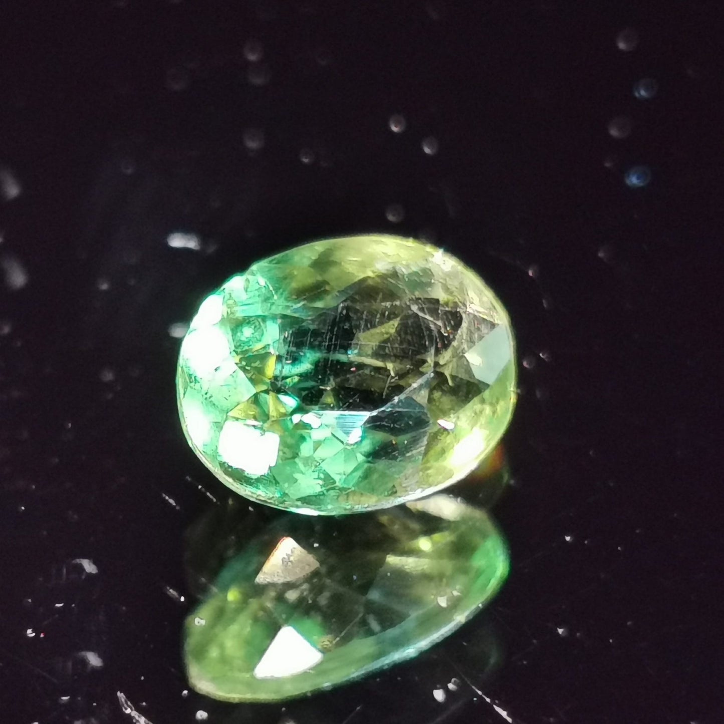 Apatite taglio ovale 1,12 ct