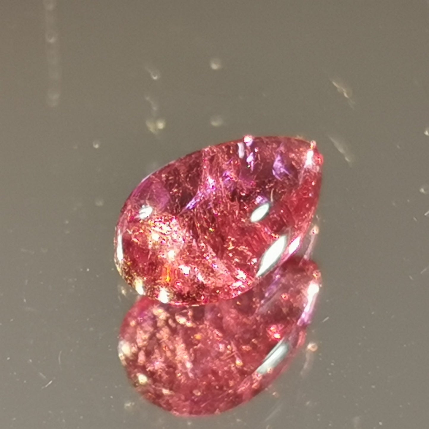 Tormalina taglio goccia cabochon 1,34 ct