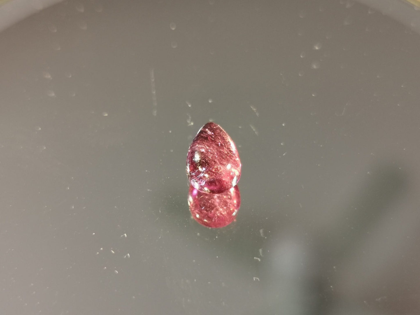 Tormalina taglio goccia cabochon 1,34 ct