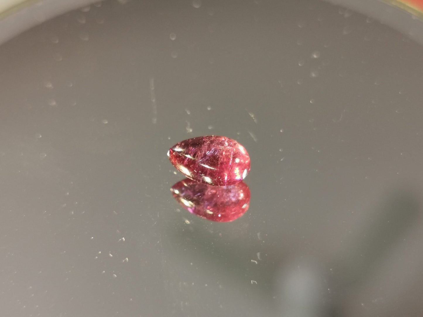 Tormalina taglio goccia cabochon 1,34 ct