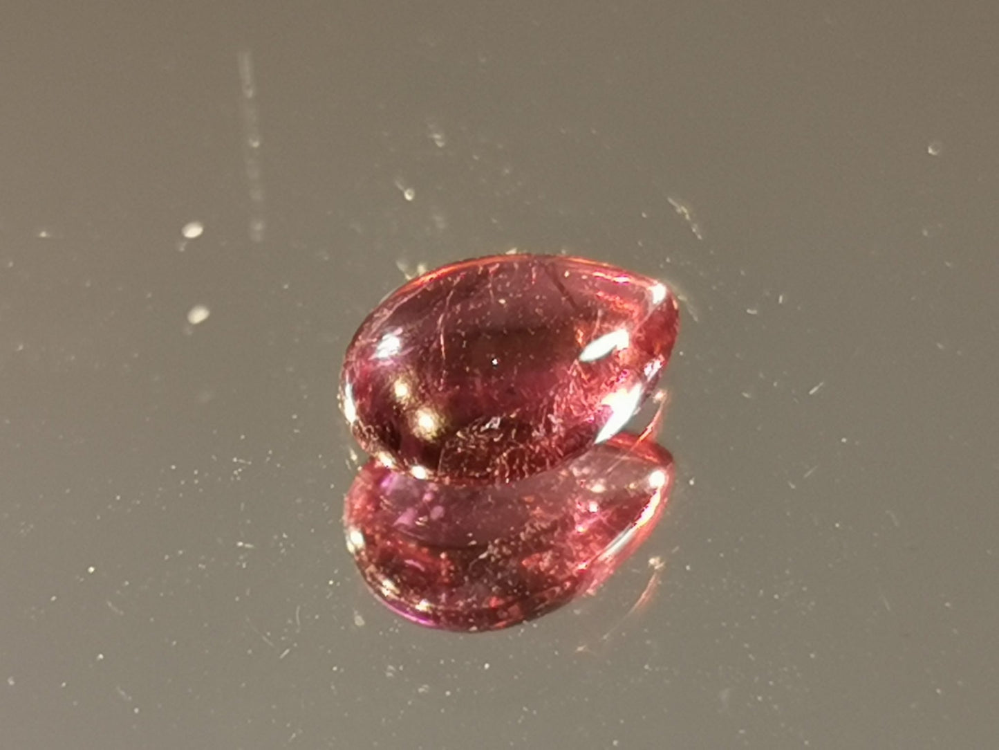 Tormalina taglio goccia cabochon 1,46 ct