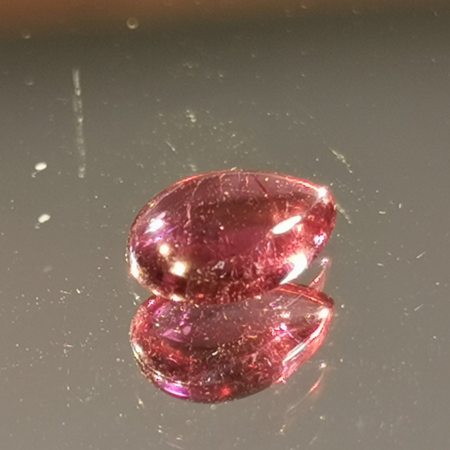 Tormalina taglio goccia cabochon 1,46 ct