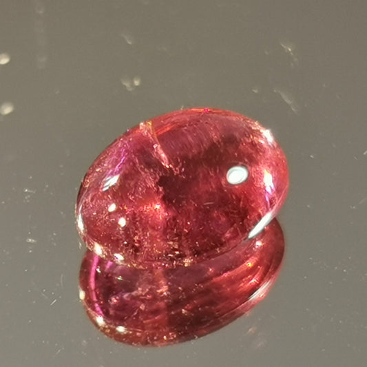 Tormalina taglio ovale cabochon 1,88 ct