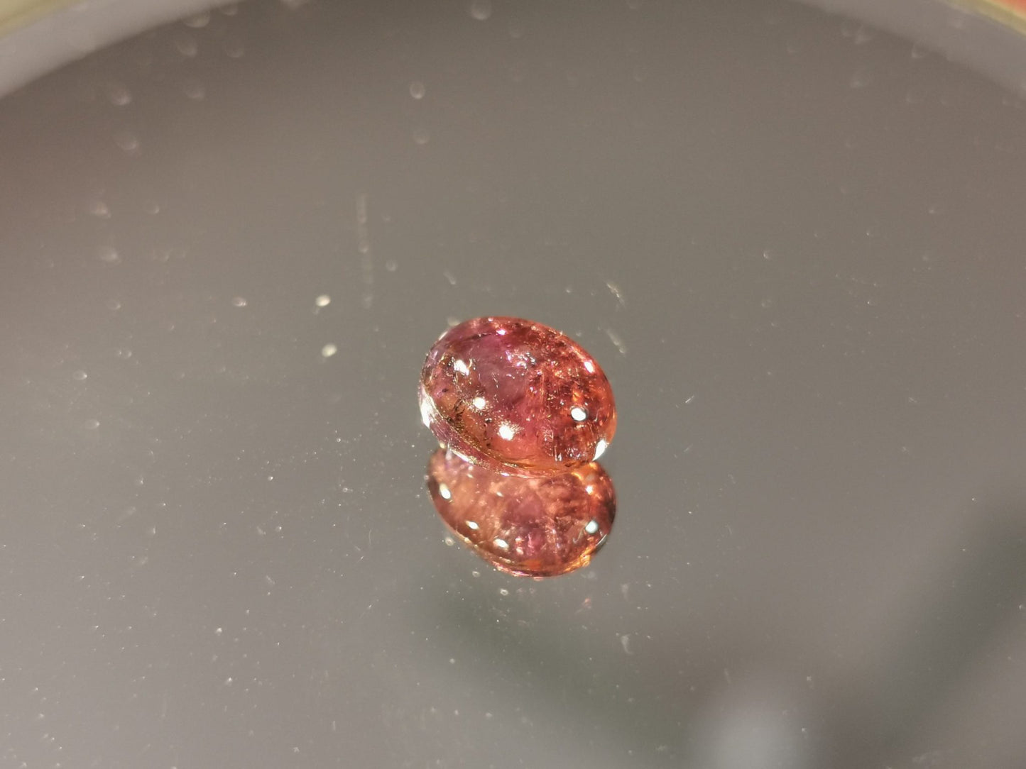 Tormalina taglio ovale cabochon 1,92 ct