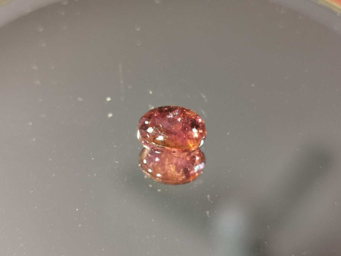 Tormalina taglio ovale cabochon 1,92 ct