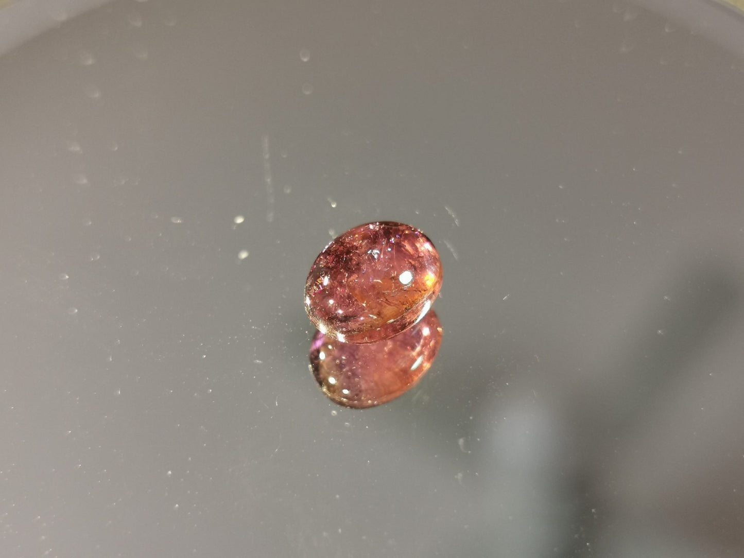 Tormalina taglio ovale cabochon 1,92 ct