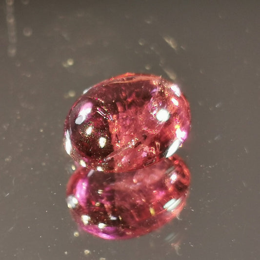 Tormalina taglio ovale cabochon 1,92 ct