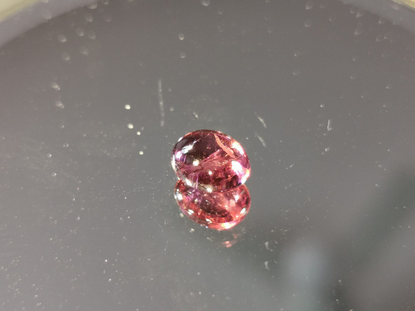 Tormalina taglio ovale cabochon 1,92 ct