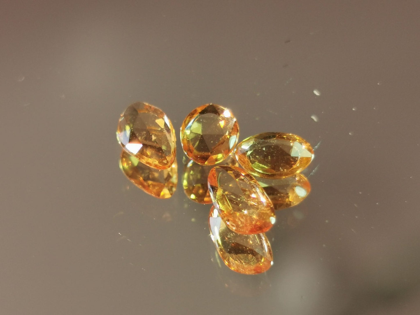 Lotto di 4 Zaffiri arancio taglio rosetta forma fancy 1,62 ct totali