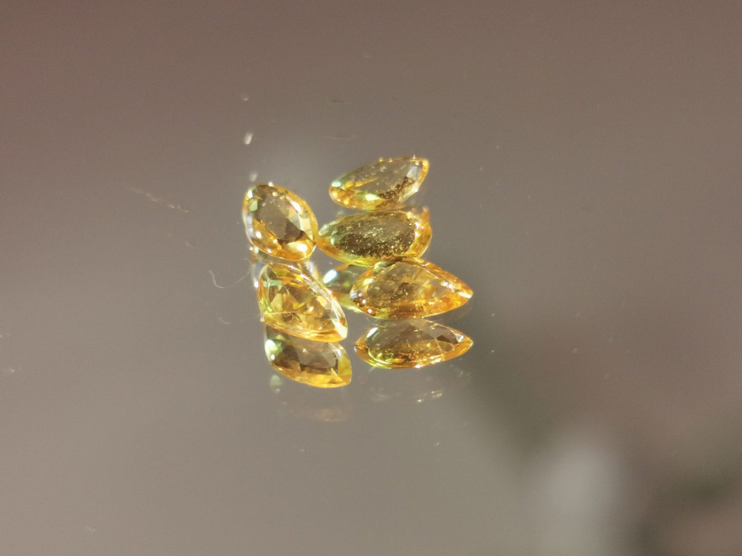 Lotto di 5 Zaffiri arancio taglio rosetta forma fancy 1,39 ct totali