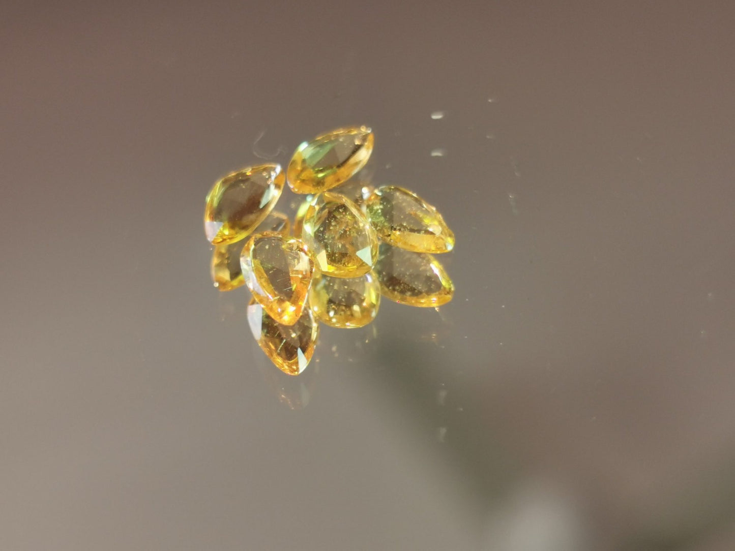 Lotto di 5 Zaffiri arancio taglio rosetta forma fancy 1,39 ct totali