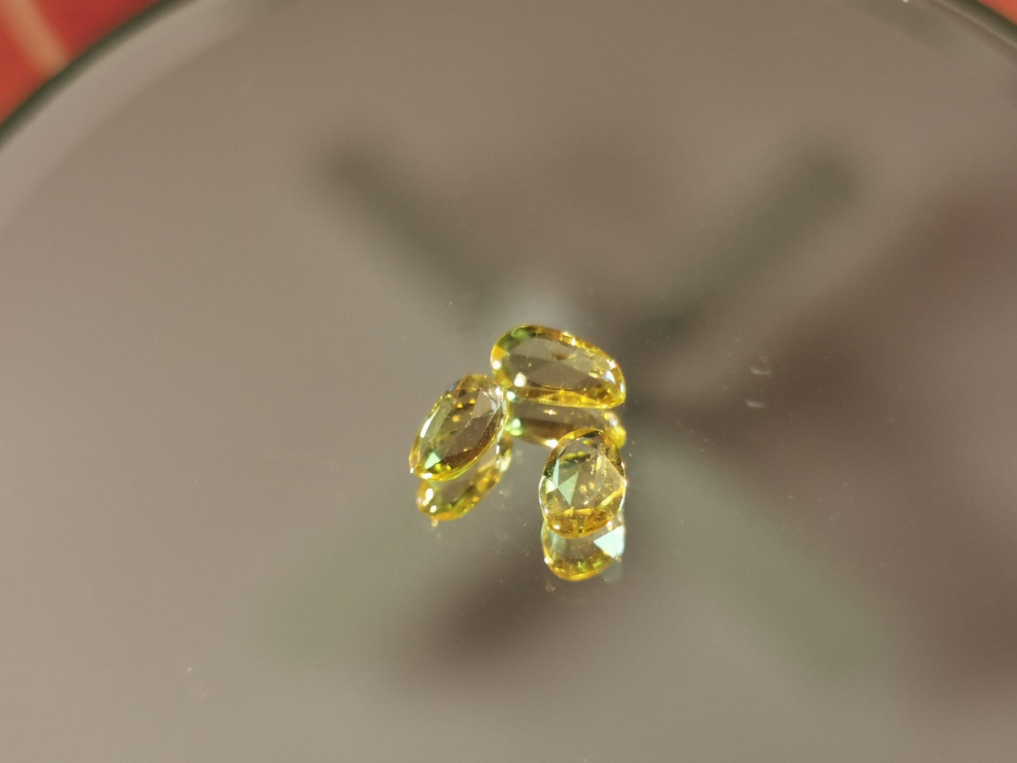 Lotto di 3 Zaffiri giallo taglio rosetta forma fancy 1,08 ct totali