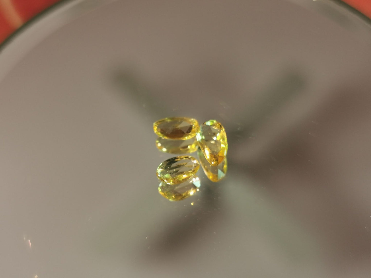 Lotto di 3 Zaffiri giallo taglio rosetta forma fancy 1,08 ct totali