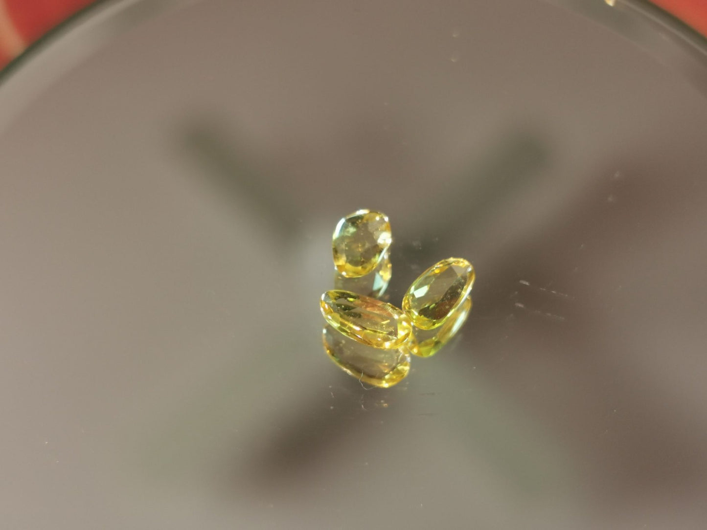 Lotto di 3 Zaffiri giallo taglio rosetta forma fancy 1,08 ct totali