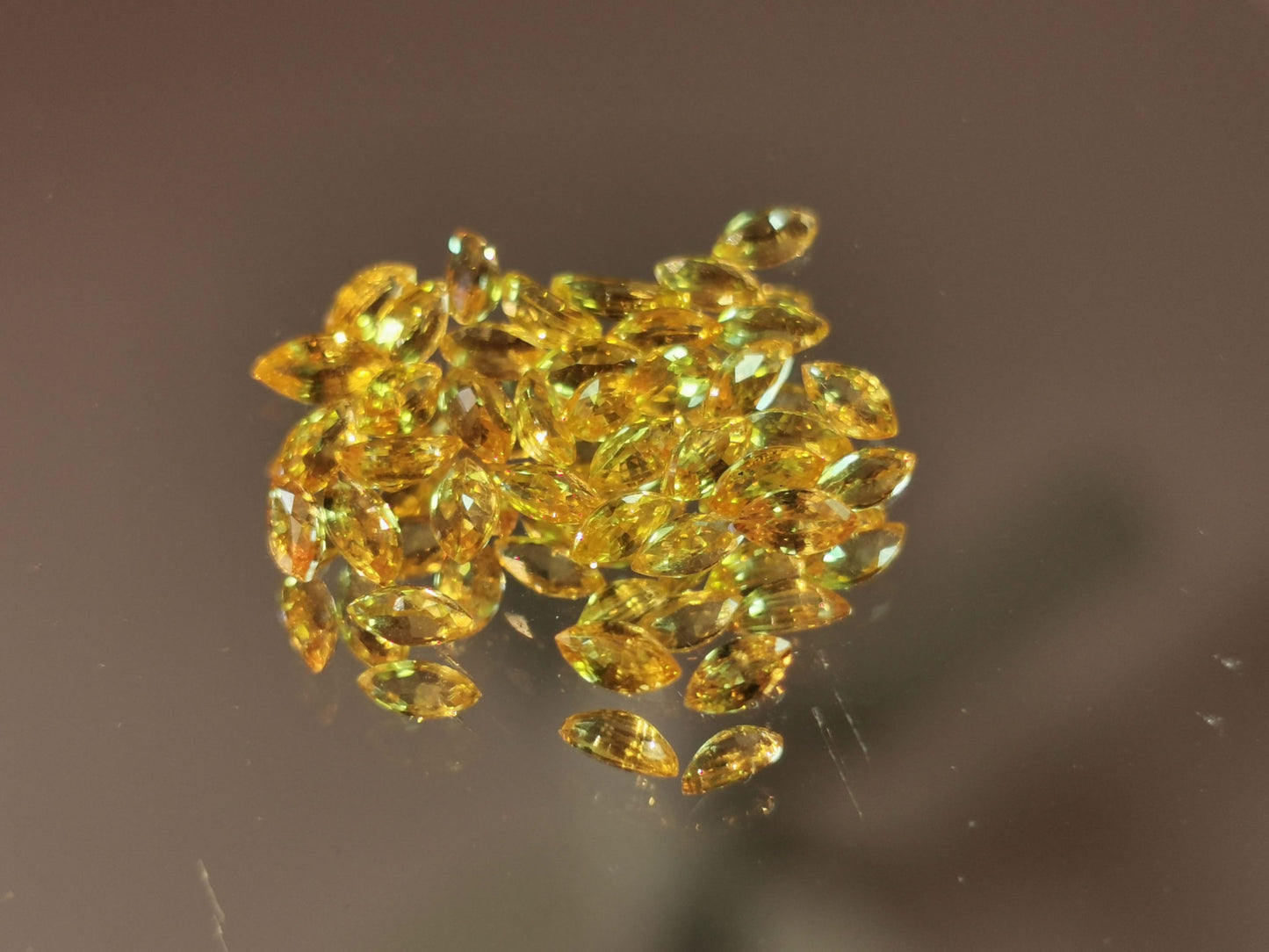 Lotto di 36 Zaffiri giallo taglio marquise 4,12 ct totali