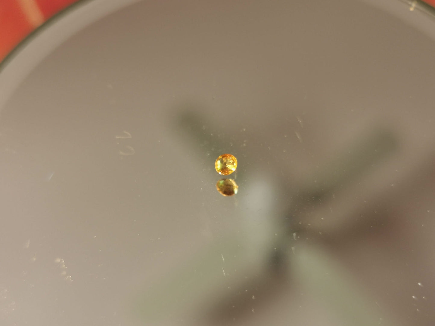 Zaffiro giallo taglio rotondo 0,09 ct
