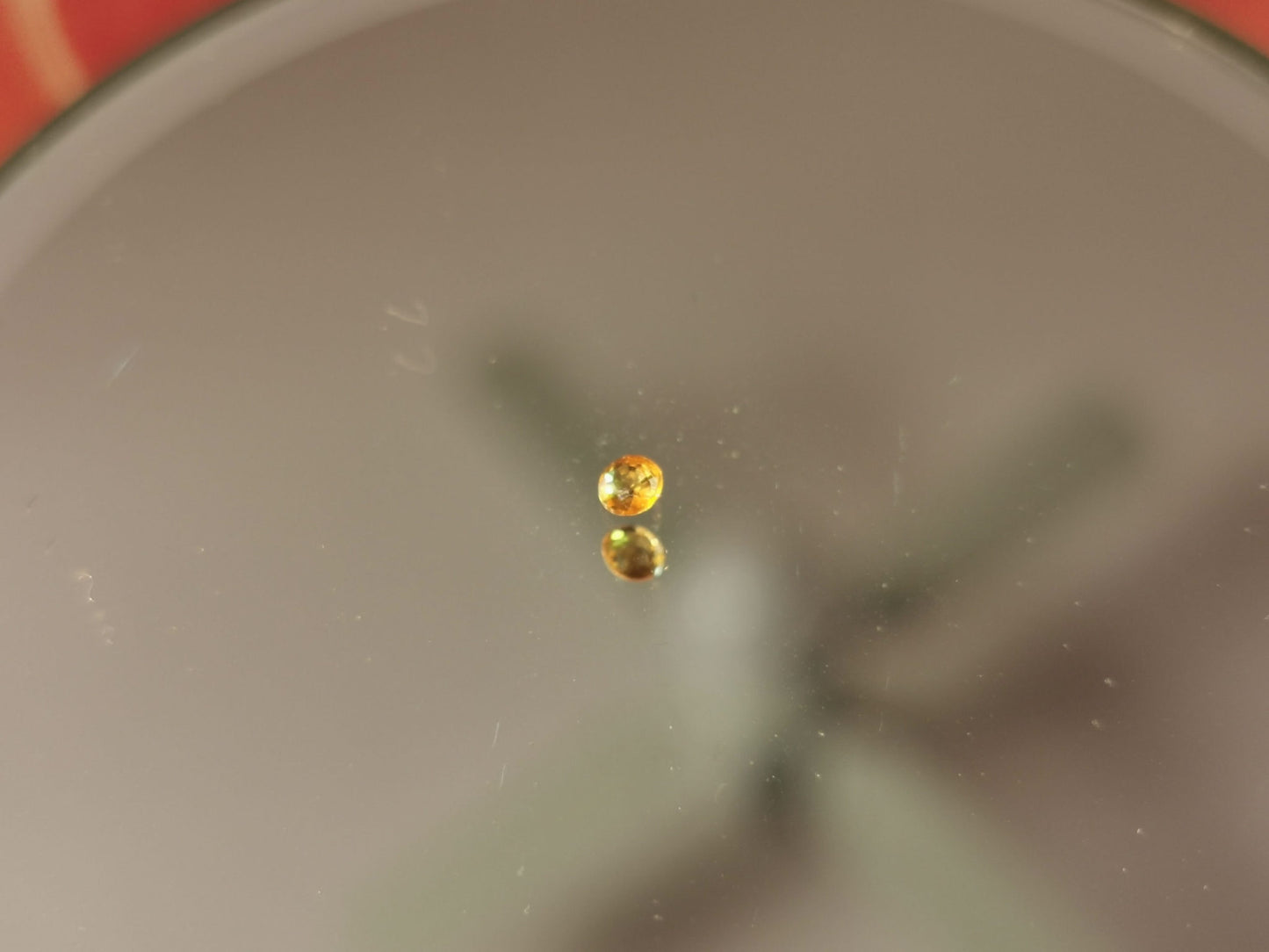 Zaffiro giallo taglio rotondo 0,09 ct