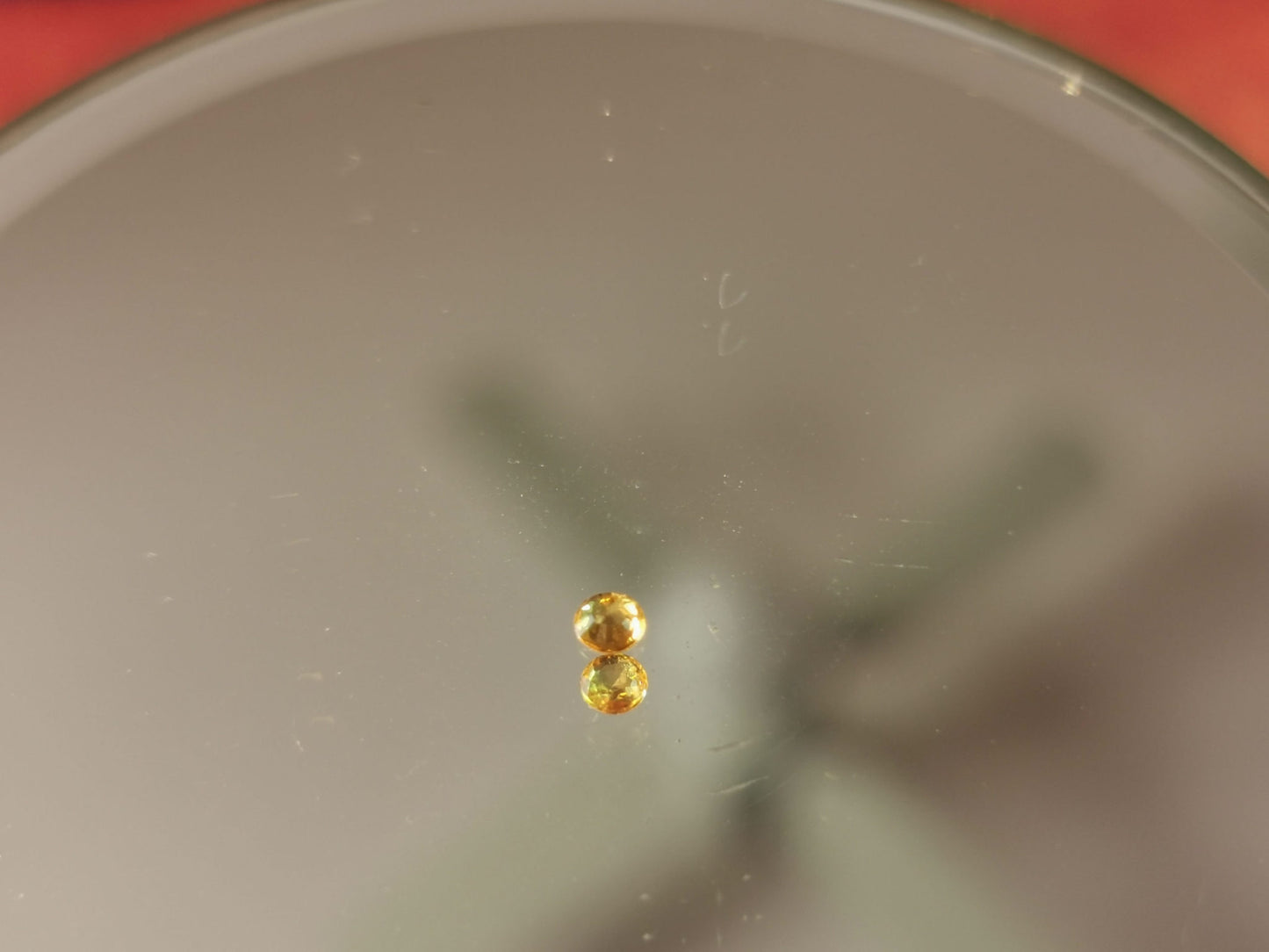 Zaffiro giallo taglio rotondo 0,09 ct
