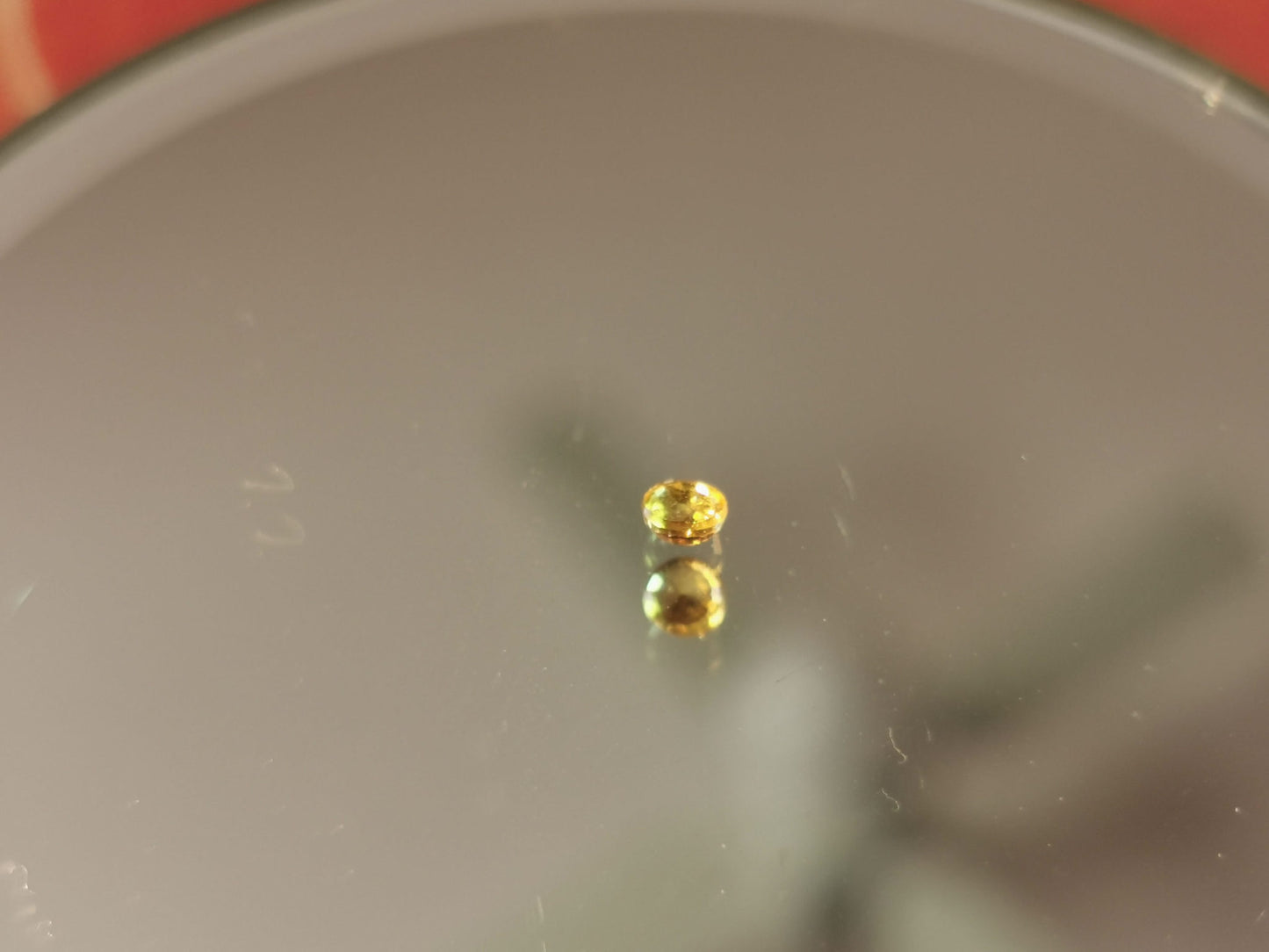 Zaffiro giallo taglio rotondo 0,20 ct