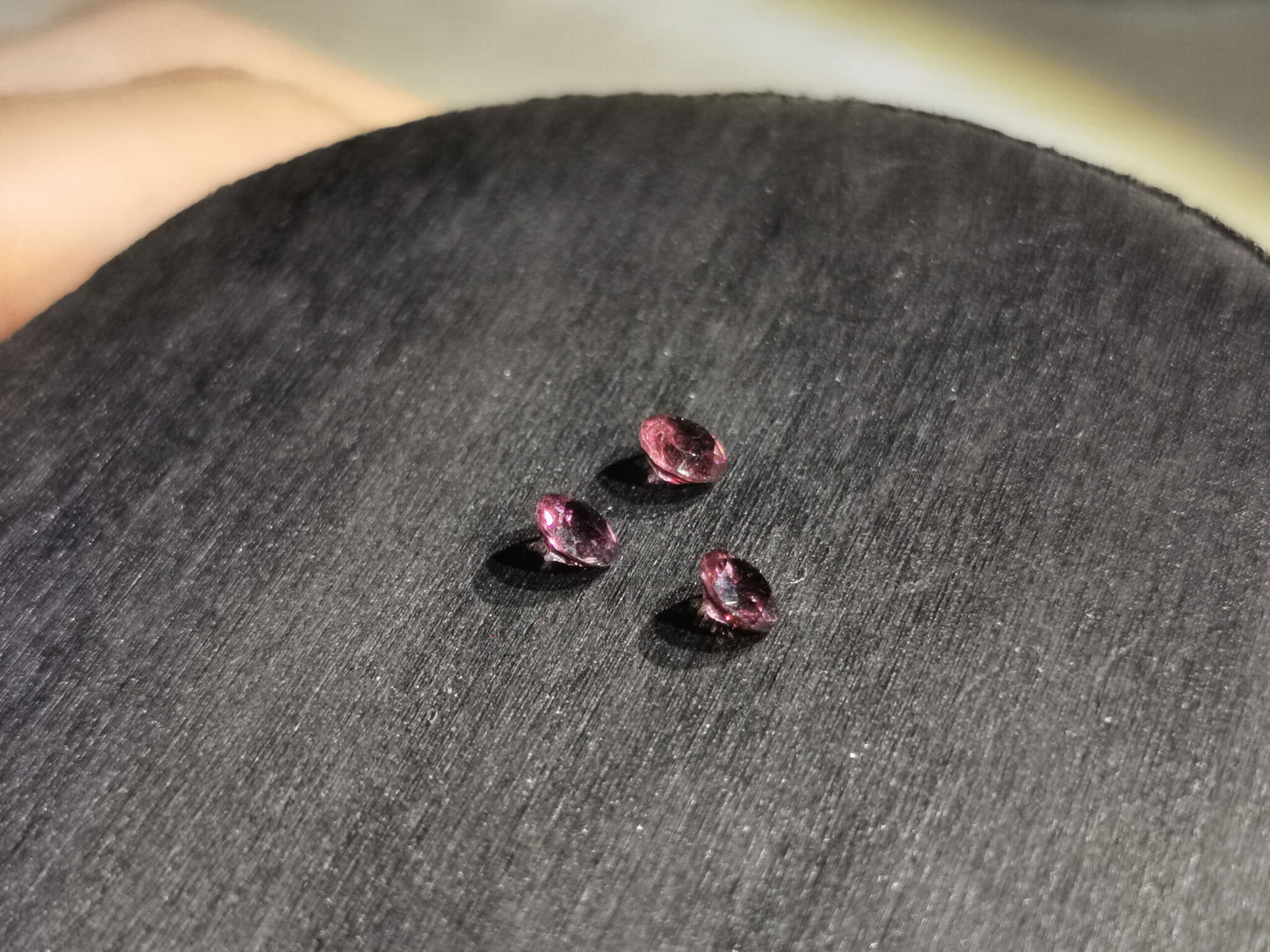 Lotto di tre Granati Rodolite taglio rotondo 1,21 ct totali