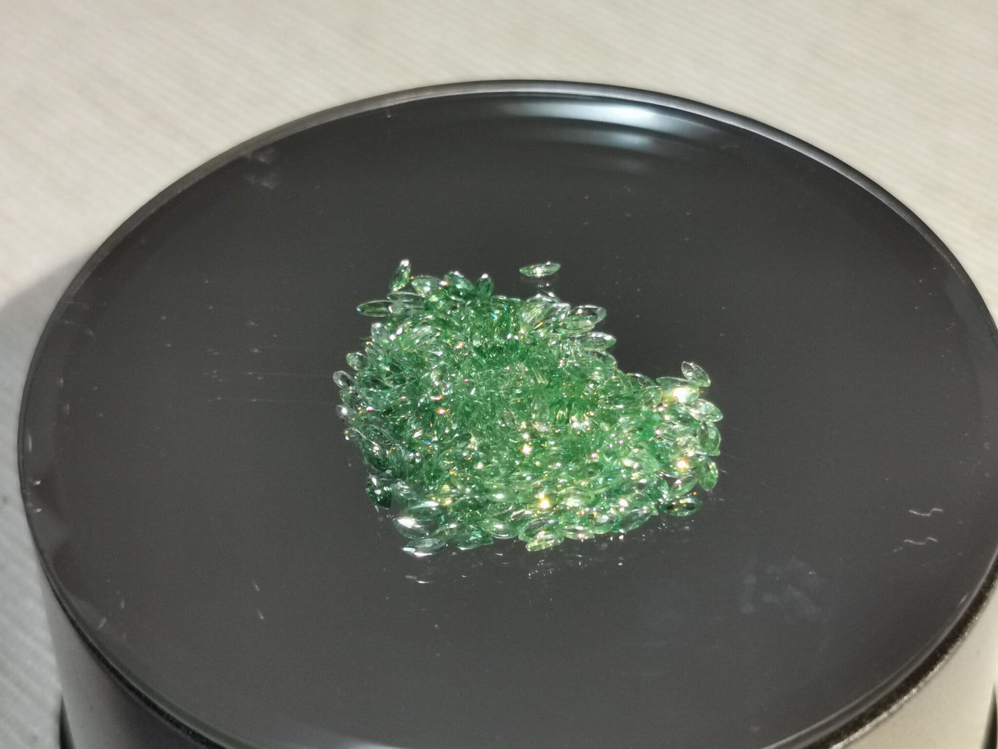 Lotto di 197 Granati Tsavorite taglio marquise 7,78 ct totali