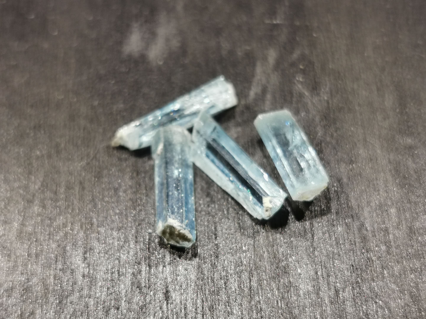 Lotto di quattro Acquamarine grezze 4,88 ct