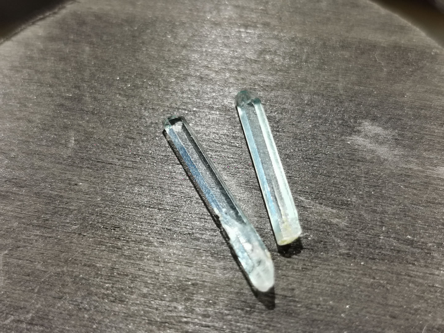 Coppia di Acquamarine grezze 3,51 ct