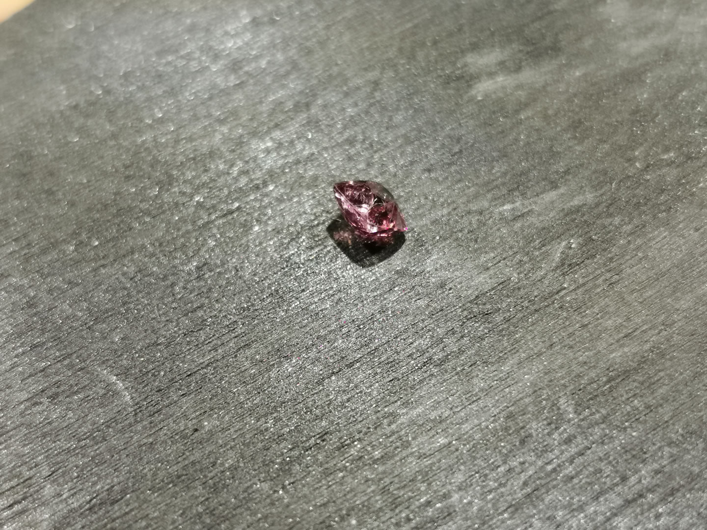 Spinello naturale taglio antico a cuscino 0,70 ct