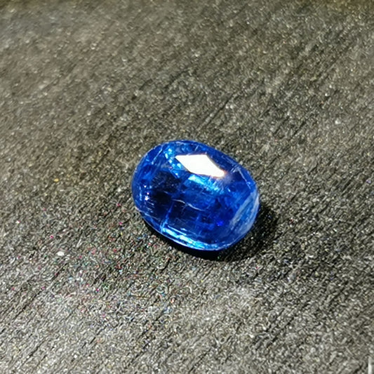 Cianite taglio ovale 0,55 ct