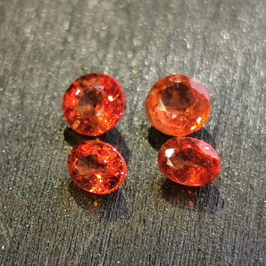 Zaffiri arancio taglio ovale 1,15 ct totali