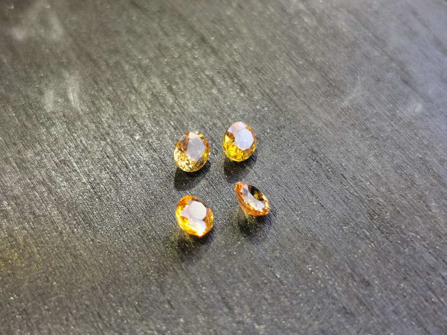 Zaffiri gialli taglio ovale 1,37 ct totali