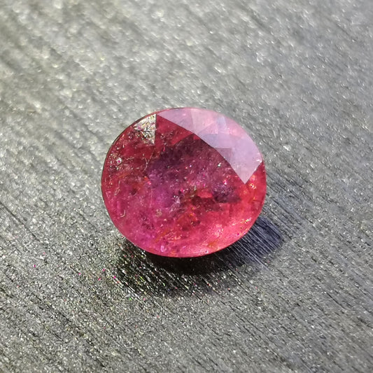 Tormalina Rubellite taglio ovale 1,07 ct