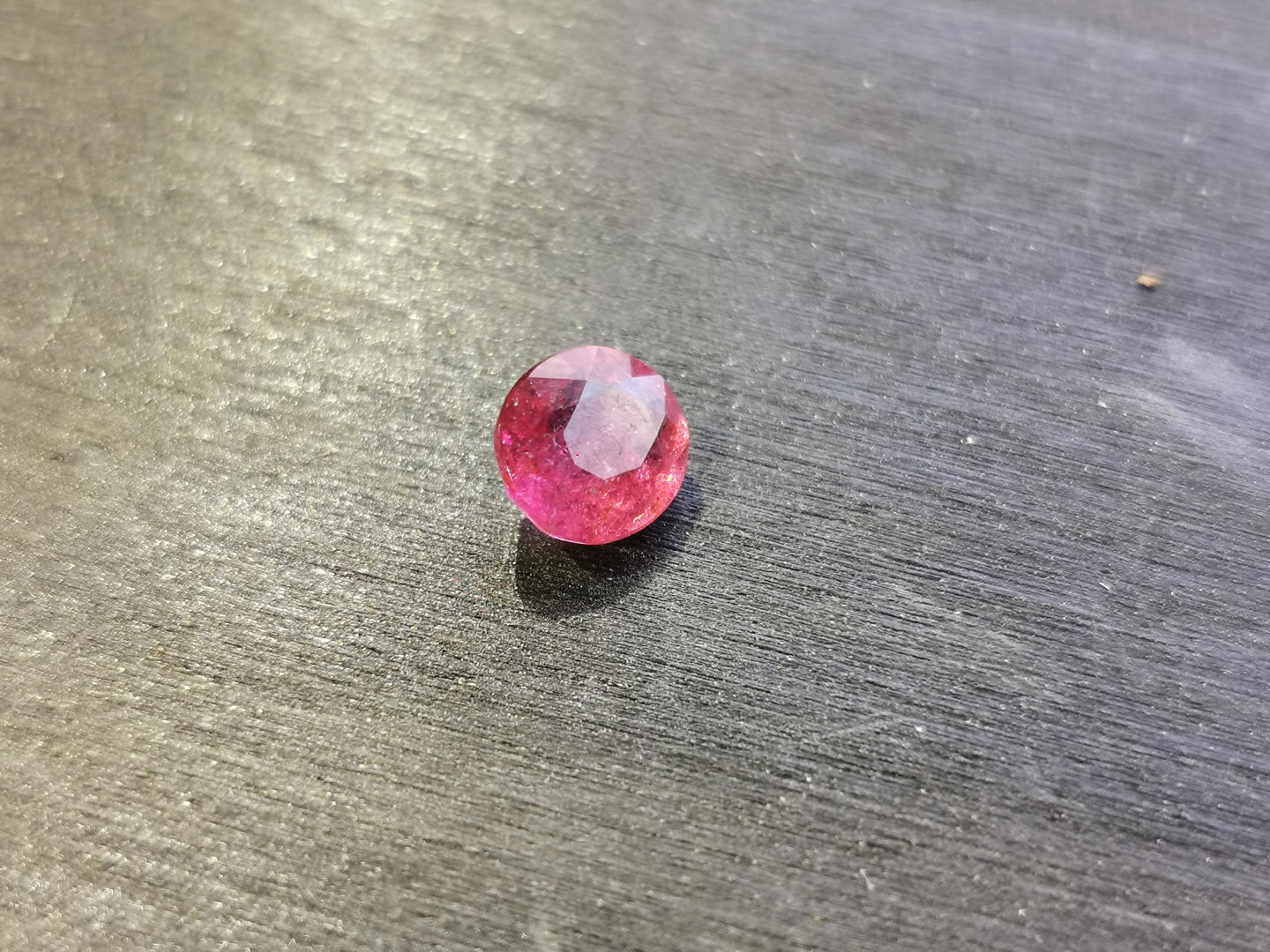 Tormalina Rubellite taglio ovale 1,07 ct