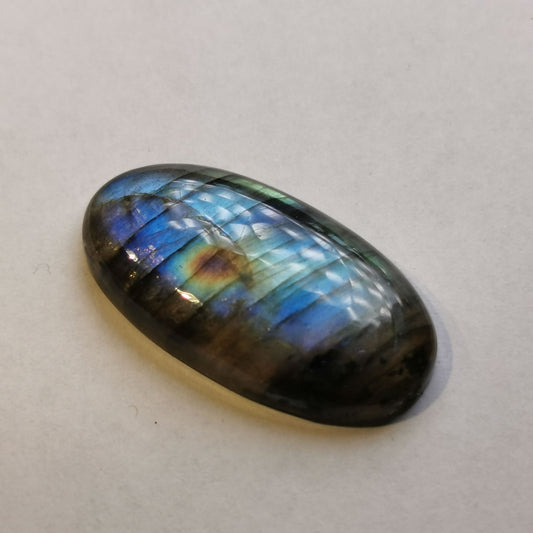 Labradorite taglio ovale cabochon 28,70 ct