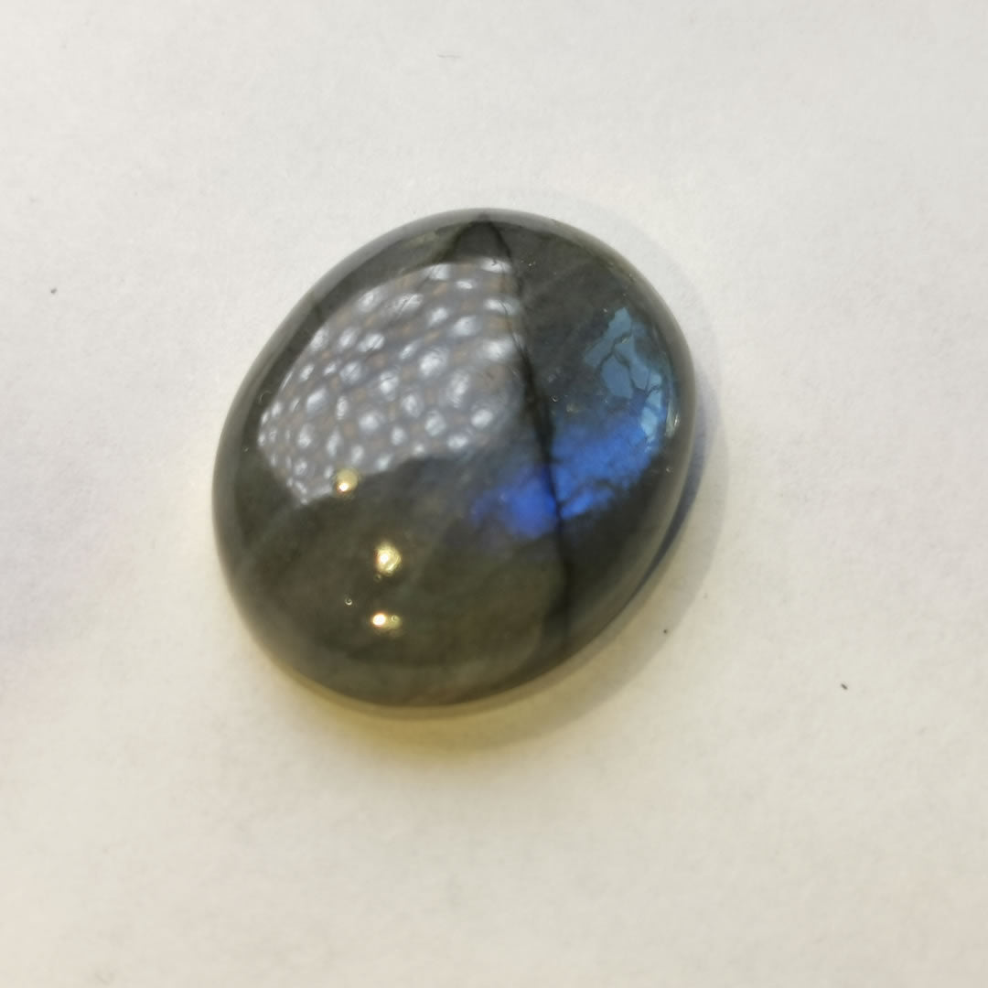 Labradorite taglio ovale cabochon 24,80 ct