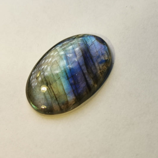 Labradorite taglio ovale cabochon 16,75 ct