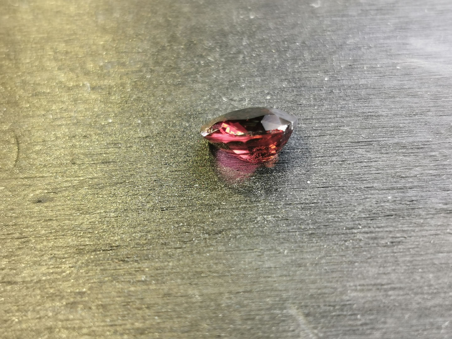 Granato Rodolite taglio ovale 2,08 ct