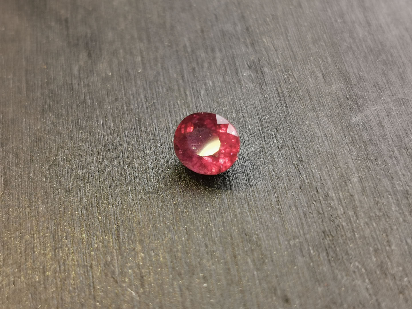 Granato Rodolite taglio ovale 1,51 ct