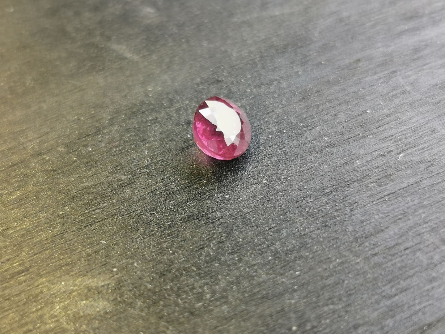 Granato Rodolite taglio ovale 1,51 ct