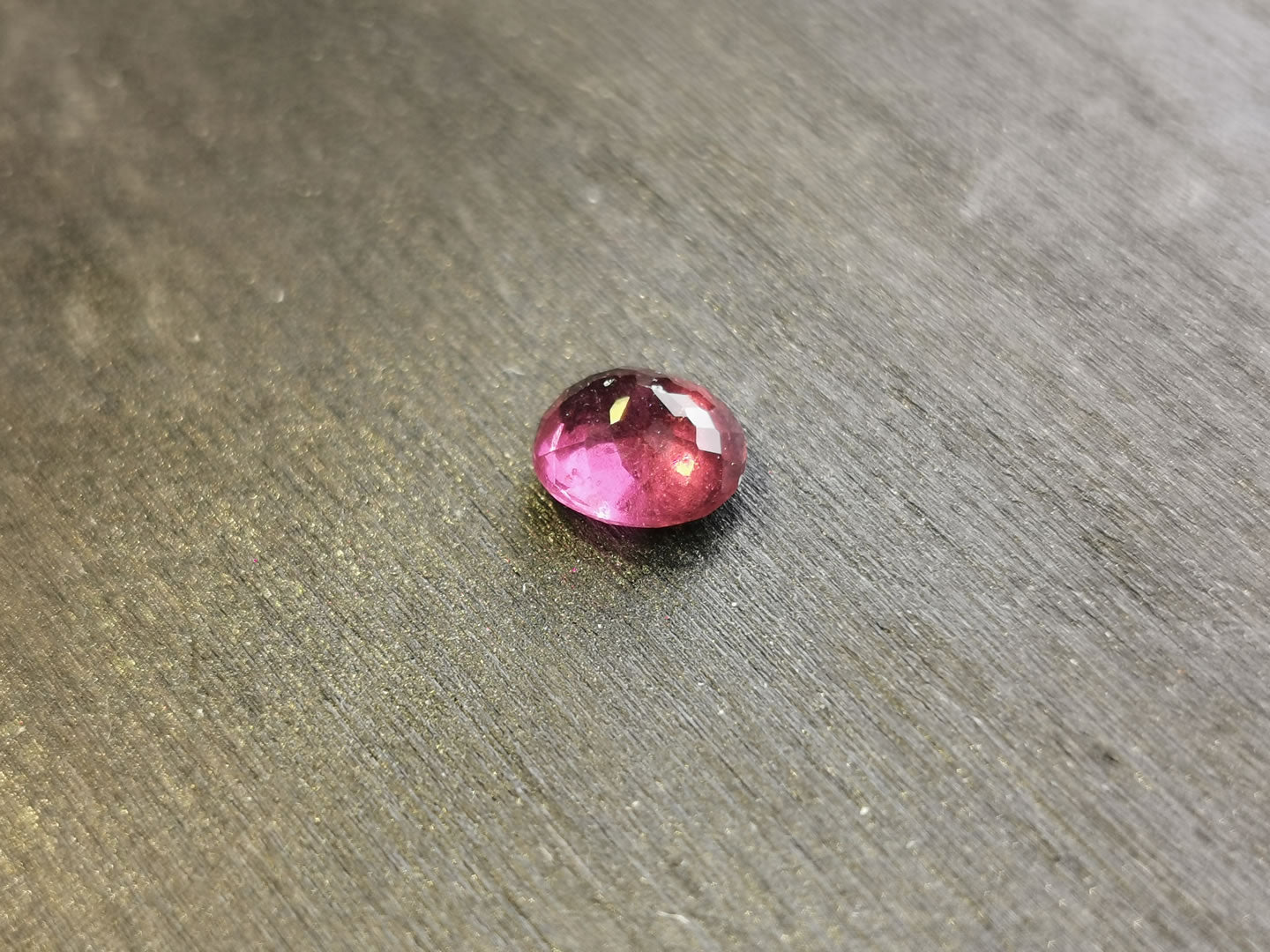 Granato Rodolite taglio ovale 1,51 ct